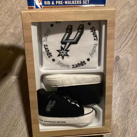NBA Other - San Antonio spurs bib and pre walking shoes set
